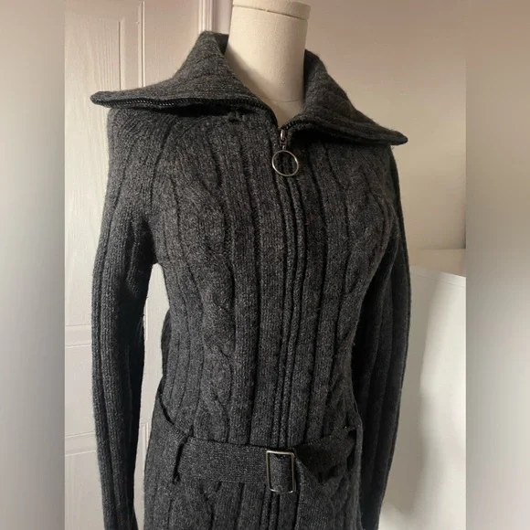 100% Wool Grey Cable Knit Sweater - Picture 2 of 5